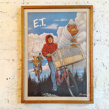 ポスターのサイズに合わせた額縁 NOTEWORKS