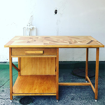 オーダーメイド事例：好みの天板のデスク